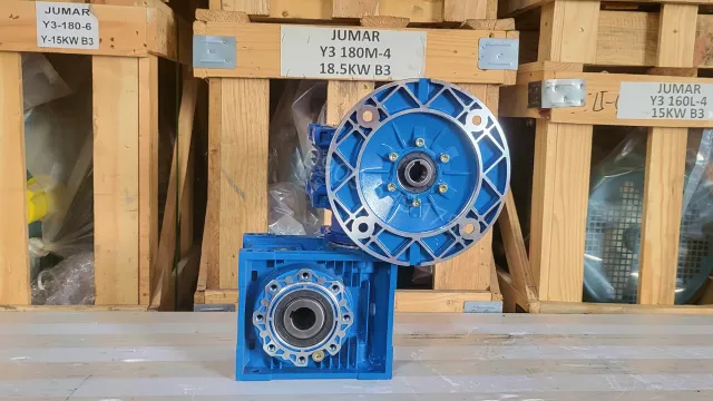 Góc trực diện của Hộp giảm tốc 2 cấp NMRV 63 - 75