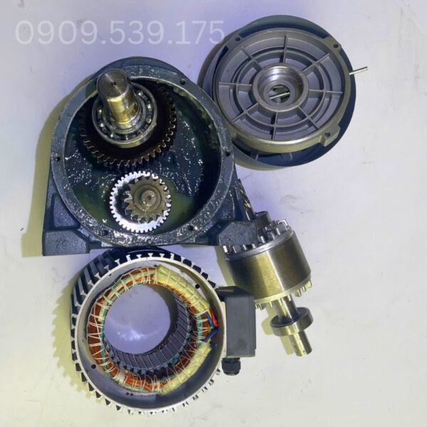 Motor giảm tốc 3 pha 2.2kW 3Hp