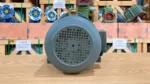 Phía sau và cánh quạt motor giảm tốc 3 pha 3kW 4Hp