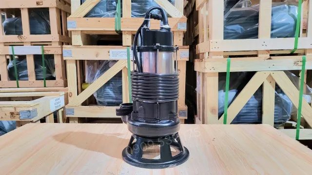 Vị trí chính diện Bơm chìm 1.1kW 1.5Hp
