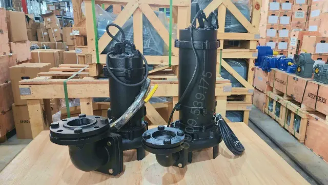Cận cảnh bên ngoài Bơm chìm 1.5kW 2Hp