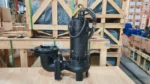 Bên trái Bơm chìm 2.2kW 3Hp