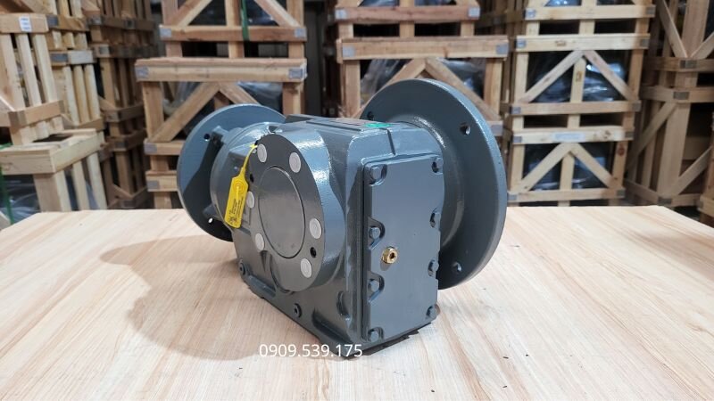 Hướng dẫn đọc tem trên hộp giảm tốc tải nặng trục vuông góc K