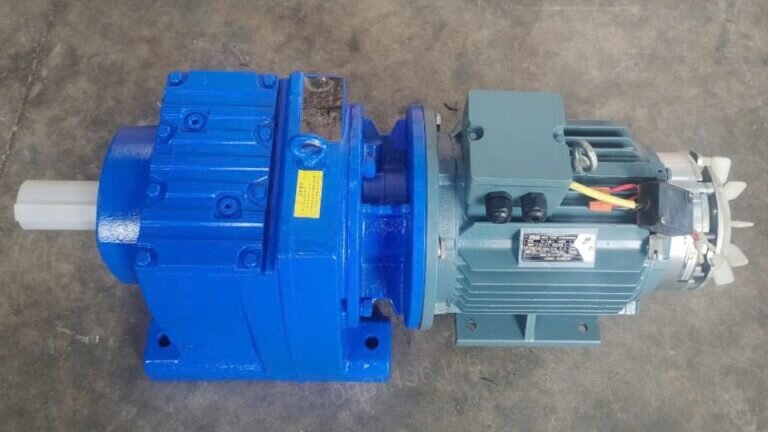 Motor tải nặng có phanh góc trên xuống