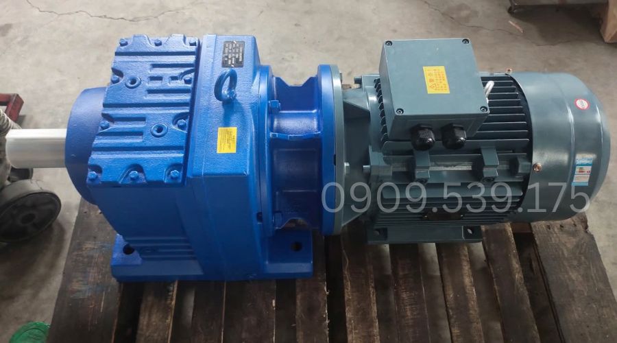 Thiết kế tổng quan của motor hộp giảm tốc tải nặng trục thẳng R 15kW 20Hp