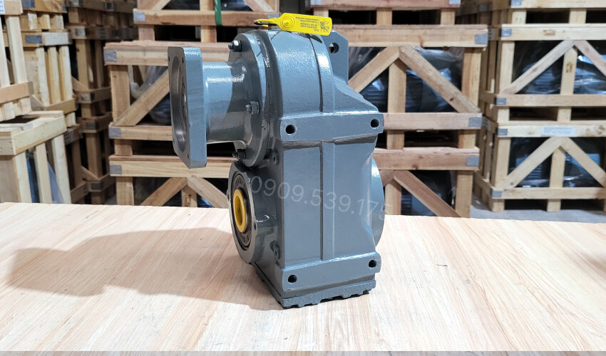 General design of the F-Series Parallel Shaft Helical Gearbox 2.2kW 3Hp