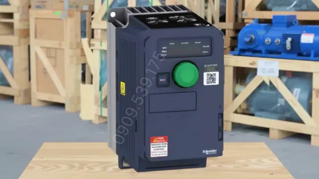 Cận cảnh biến tần Schneider 0.75kW