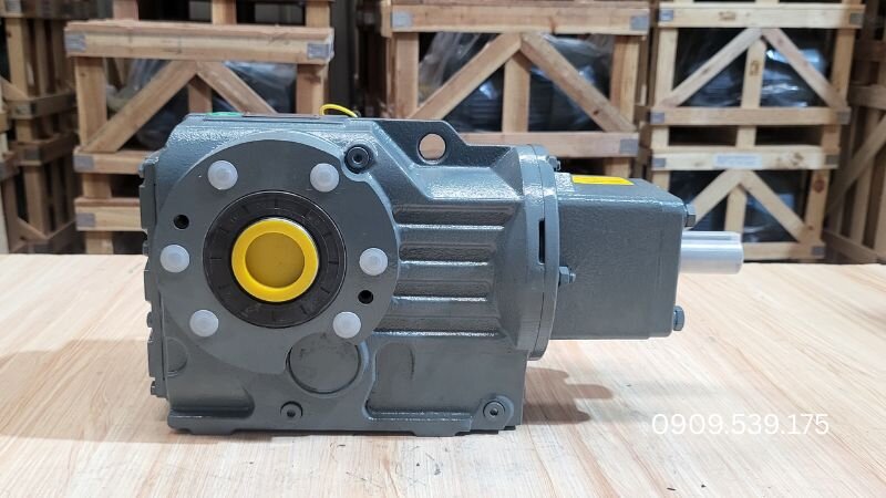 Structure of the S-Series Helical Worm Gearbox