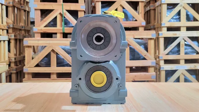 Gốc đối diện hộp giảm tốc tải nặng trục song song F 5.5kW 7.5Hp