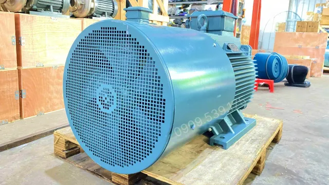 Gốc phía sau và cánh quạt Motor biến tần 3 pha 160kW 220Hp