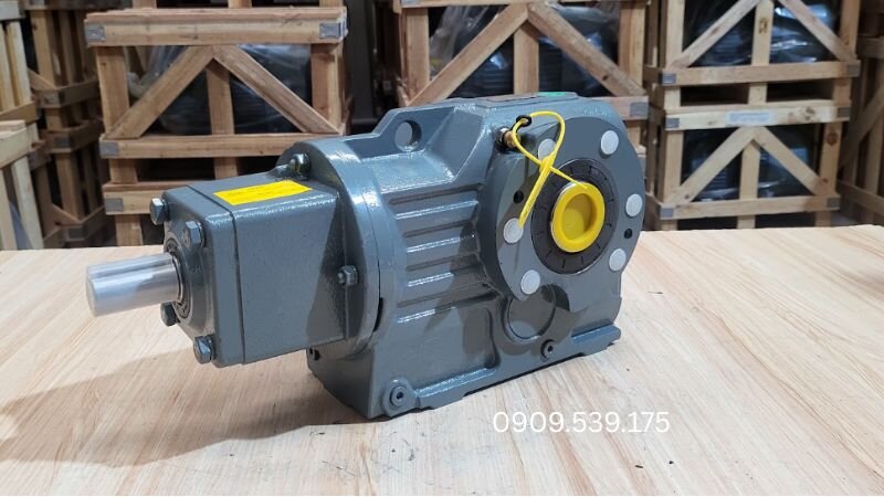 Distinguishing between input shaft and output shaft of the S-Series Helical Worm Gearbox