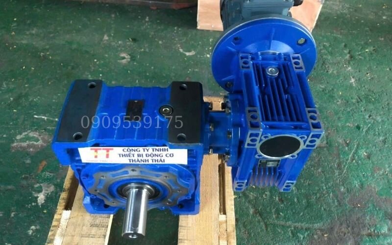 Hộp giảm tốc 2 cấp đồng trục là gì?