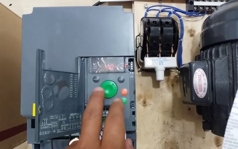 Lỗi biến tần Schneider OCF