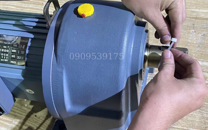 Cách xác định tỉ số truyền 1/200 cho motor giảm tốc