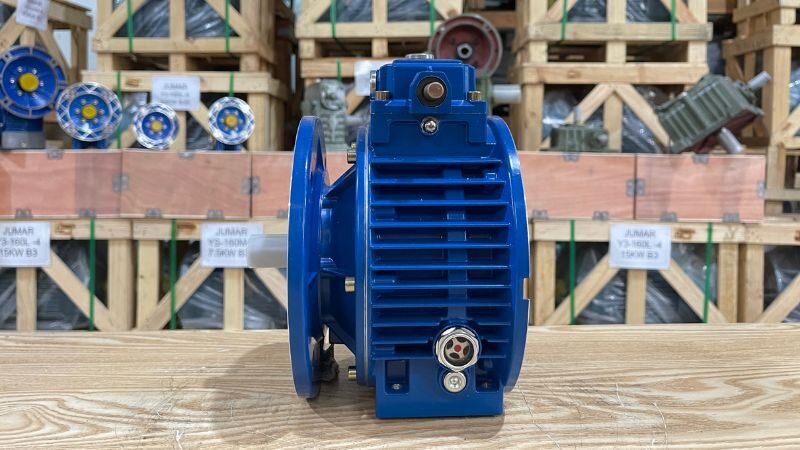 What is a mechanical speed variator?