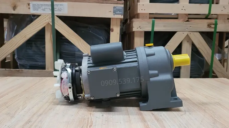 Động cơ giảm tốc có phanh là gì