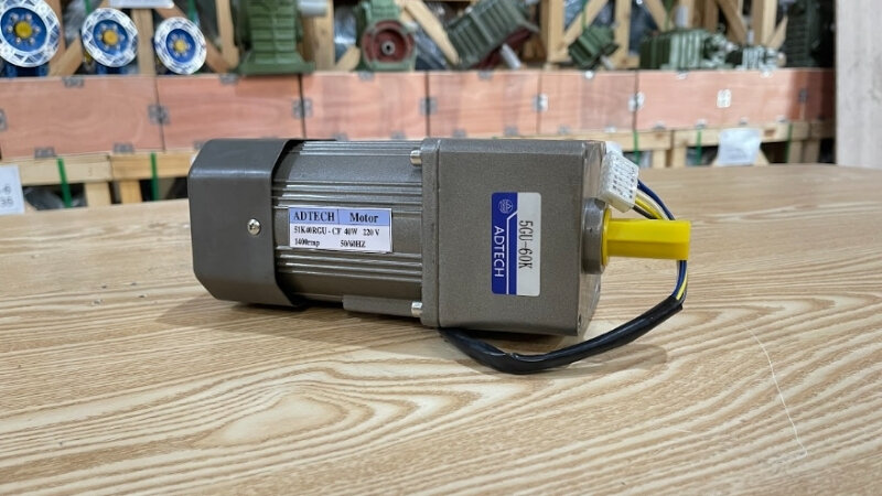 Mini gear motor under 1.1kW