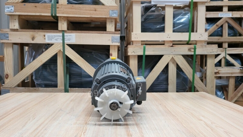 Gear motors with brake over 3.7kW
