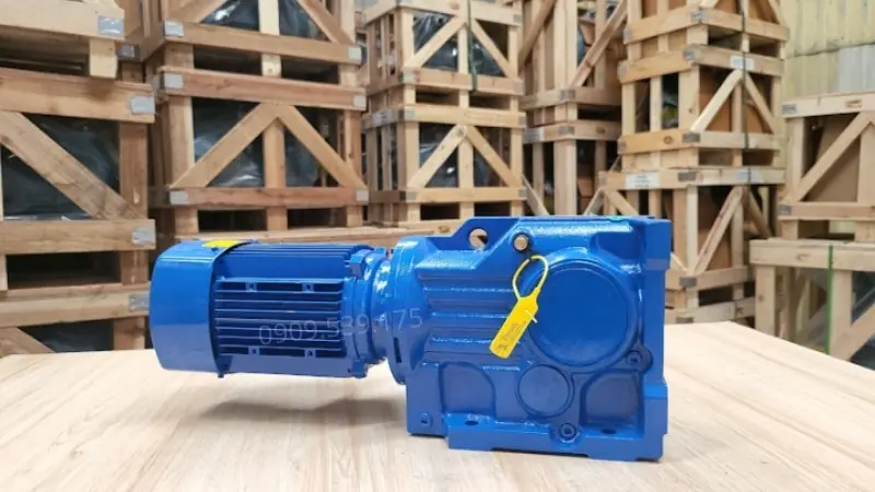 Động cơ giảm tốc tải nặng 3 pha