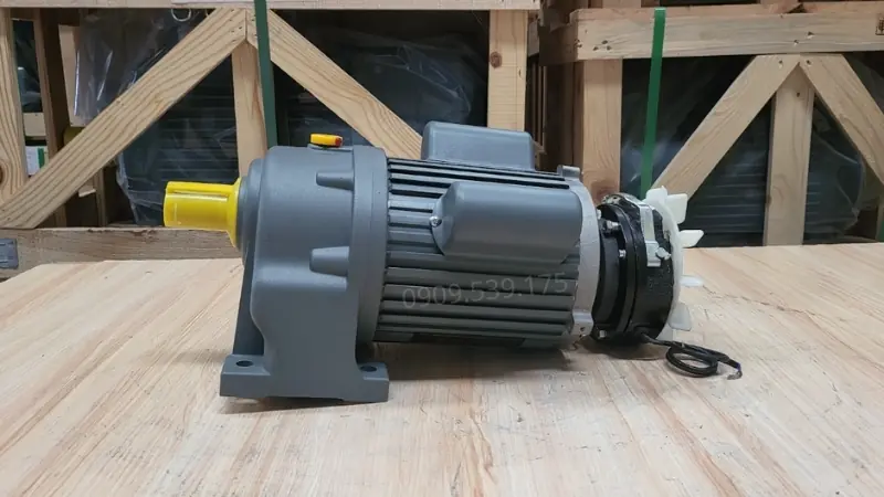Động cơ giảm tốc thắng từ công suất từ 1.1kW đến 3.7kW