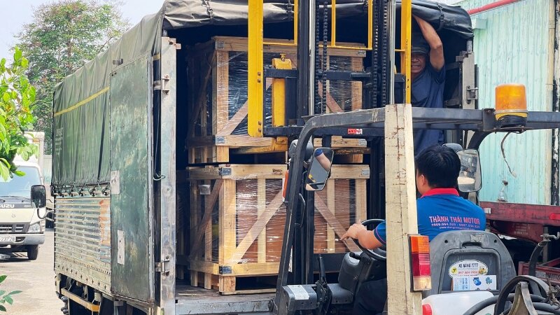 Sau khi xuống hàng từ container đã tiếp tục xuất kho đi đến tay khách hàng