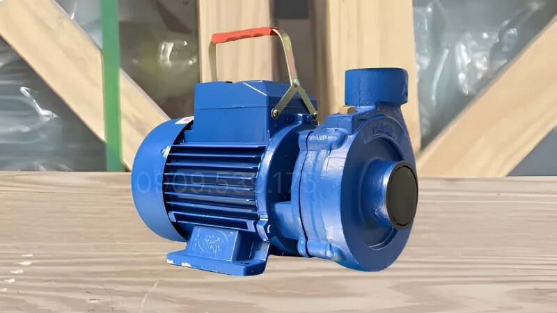 Máy bơm nước cá sấu là gì