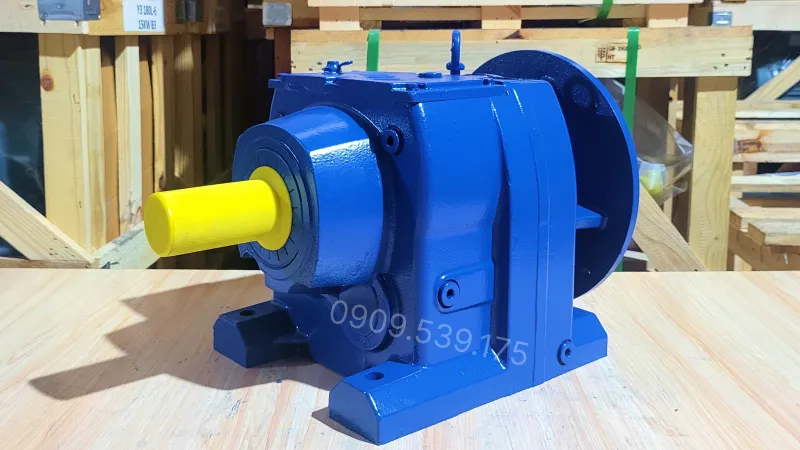 Applications of the R-Series Inline Helical Gearbox 90kW 125Hp