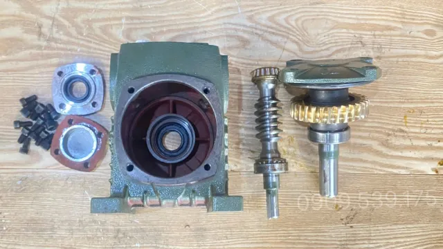 Cấu tạo bên trong hộp giảm tốc trục vít wpx 60