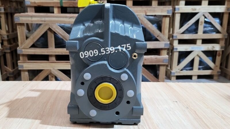 Hộp giảm tốc tải nặng trục song song F 2 cấp tại Thành Thái Motor.