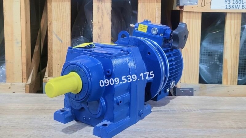 Hộp giảm tốc tải nặng trục thẳng R 2 cấp tại Thành Thái Motor.