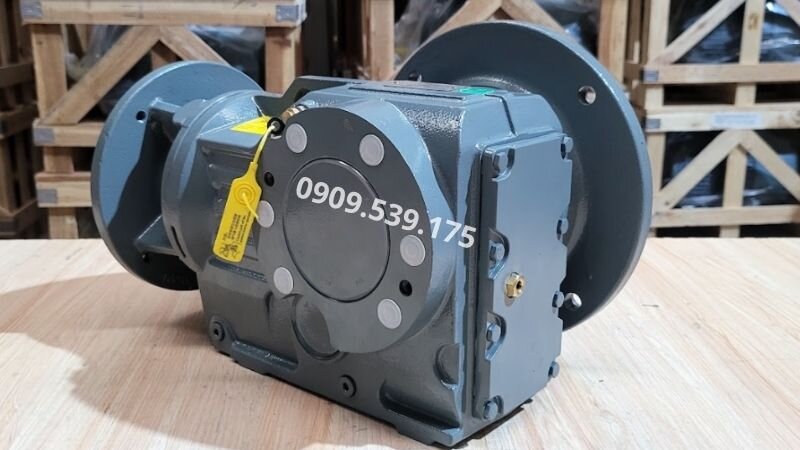 Hộp giảm tốc tải nặng trục vuông góc K 1 cấp tại Thành Thái Motor.