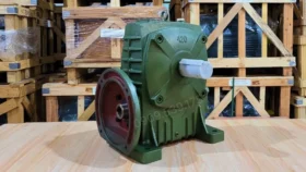 Hộp giảm tốc trục vít WPDA 120 chính diện