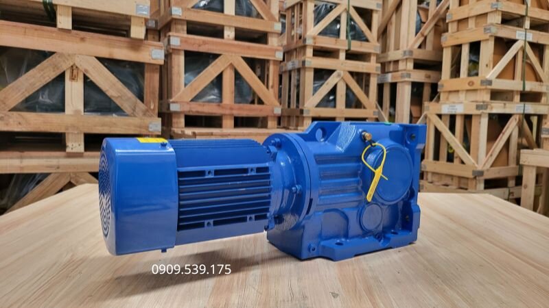 Instructions on how to install the K-series right-angle gearbox with the electric motor