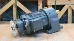 Góc bên trái của Motor giảm tốc tải nặng có phanh 18.5kW 25Hp
