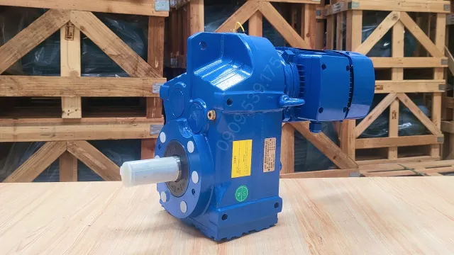 Motor giảm tốc tải nặng trục song song F 11kW 15Hp chính hãng