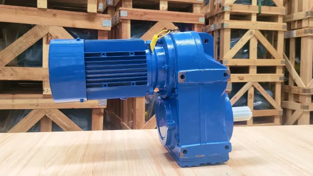 Gốc đối diện motor giảm tốc tải nặng trục song song F 30kW 40Hp