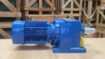 Vị trí đối diện Motor giảm tốc tải nặng trục thẳng R 11kW 15Hp