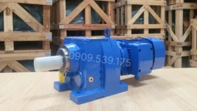 Motor giảm tốc tải nặng trục thẳng R 11kW 15Hp chính hãng