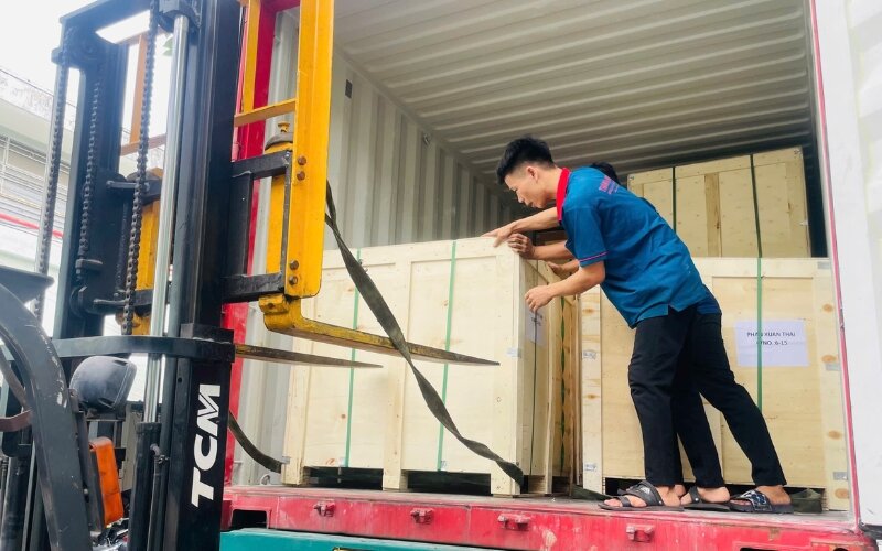 Thành Thái Motor nhập kho lô hàng đa dạng các loại hộp giảm tốc, motor giảm tốc