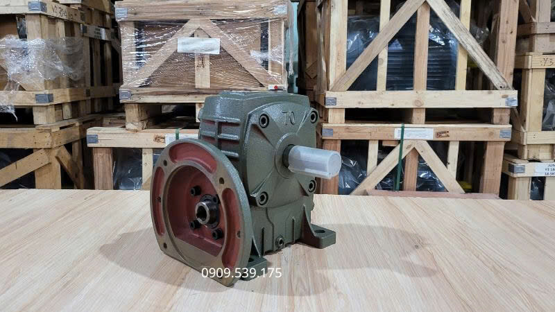 Changing oil for the WPDA worm gearbox
