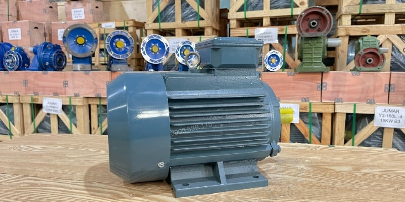 Để đảm bảo động cơ điện 3 pha hoạt động ổn định và bền bỉ, bạn cần lắp đặt đúng kỹ thuật, kiểm tra và vệ sinh đúng định kỳ