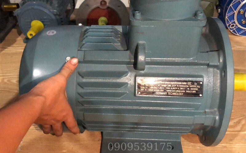 Cánh quạt bị gãy hoặc bám bụi