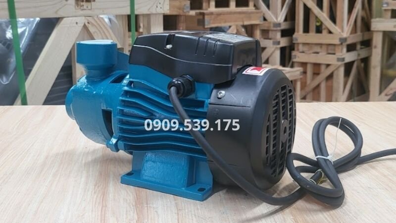 Máy bơm nước đẩy cao 3 pha.