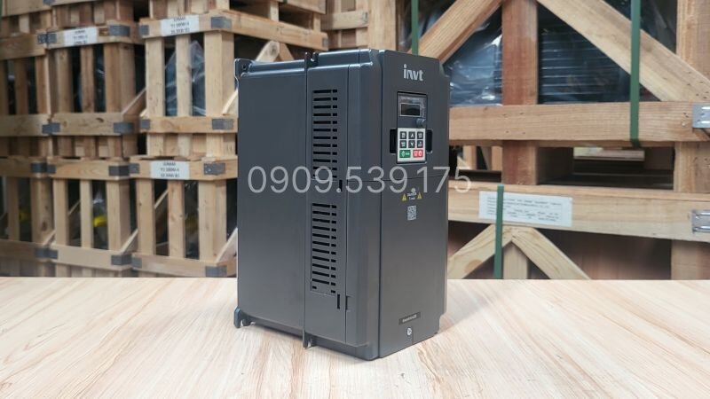 Biến tần công suất phù hợp giúp động cơ vận hành ổn định trong môi trường sản xuất công nghiệp