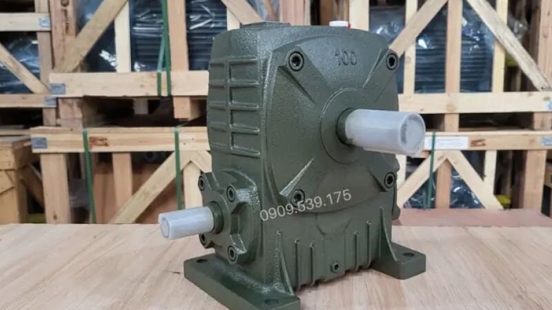  Bộ giảm tốc motor giúp thang máy di chuyển chậm, êm và an toàn