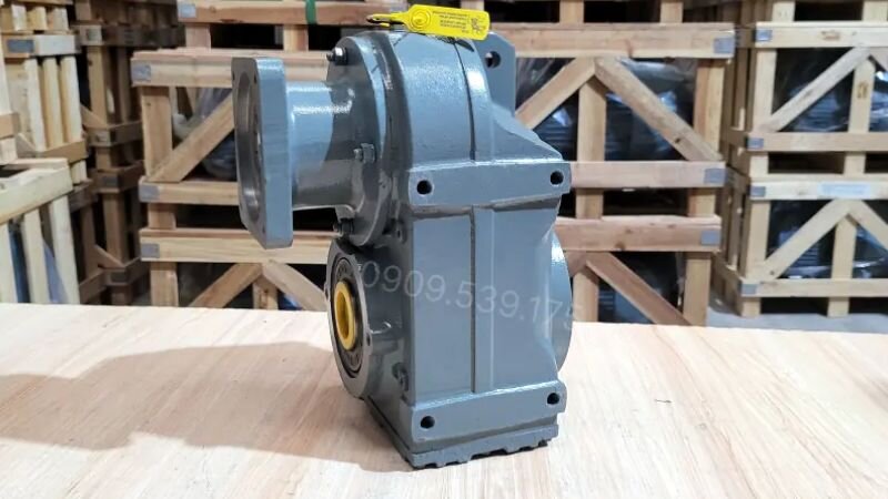 Hộp giảm tốc tải nặng trục song song F 11kW 15Hp