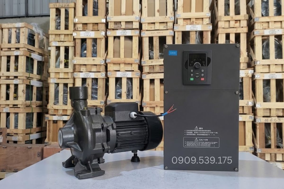 Biến tần cho máy bơm nước giúp bảo vệ motor và hệ thống đường ống