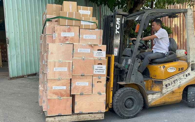 Đưa hàng về kho bằng thiết bị hiện đại