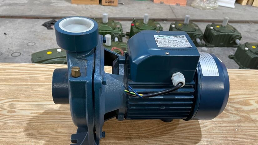 Máy bơm nước rửa xe lý tưởng để rửa xe ô tô và xe máy