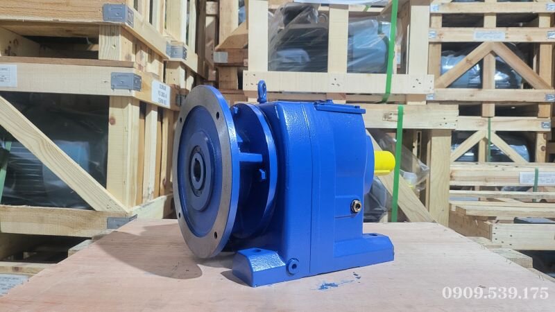 Motor biến tần 5.5kW 7.5HP kết hợp hộp giảm tốc tải nặng trục thẳng R hiệu suất cao cho băng tải và máy chế biến